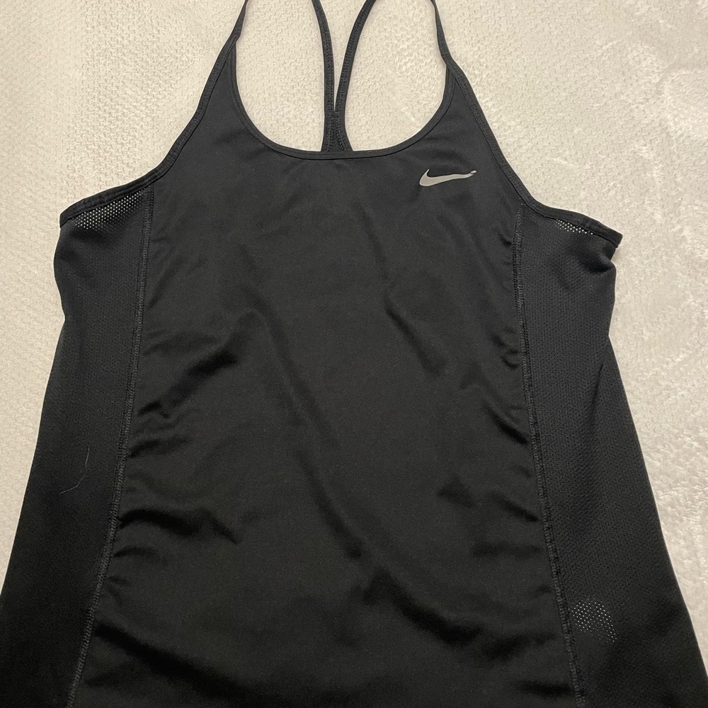 Women’s Nike Tank Top (medium)
